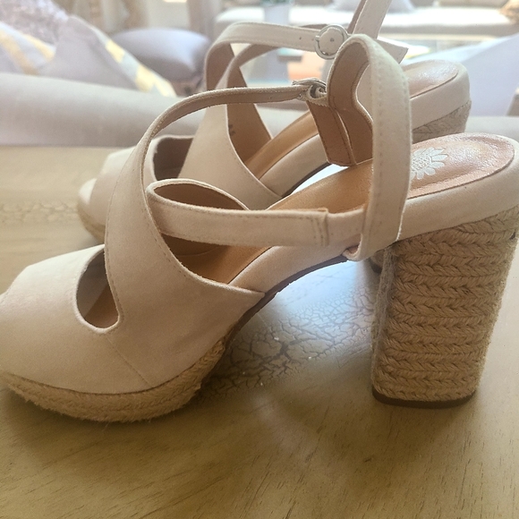 Yellowbox Platform Sandals size 8.5 - Picture 5 of 7